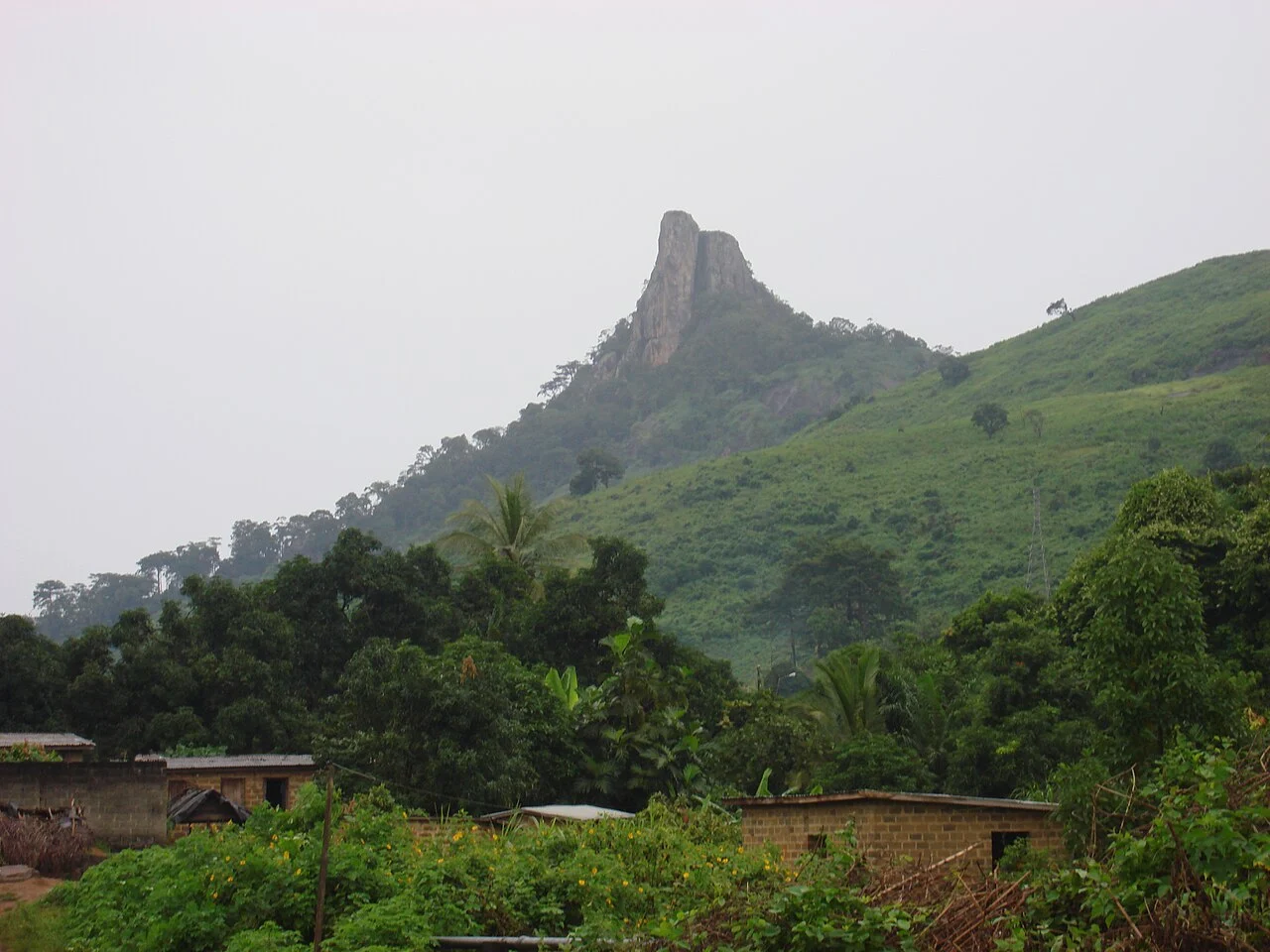 Dix-Huit Montagnes Region