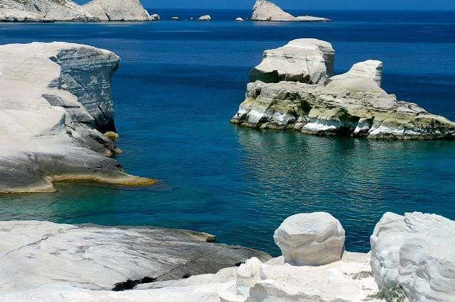 Sarakiniko Beach