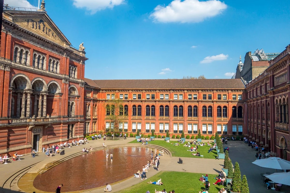 V&A  - Victoria and Albert Museum