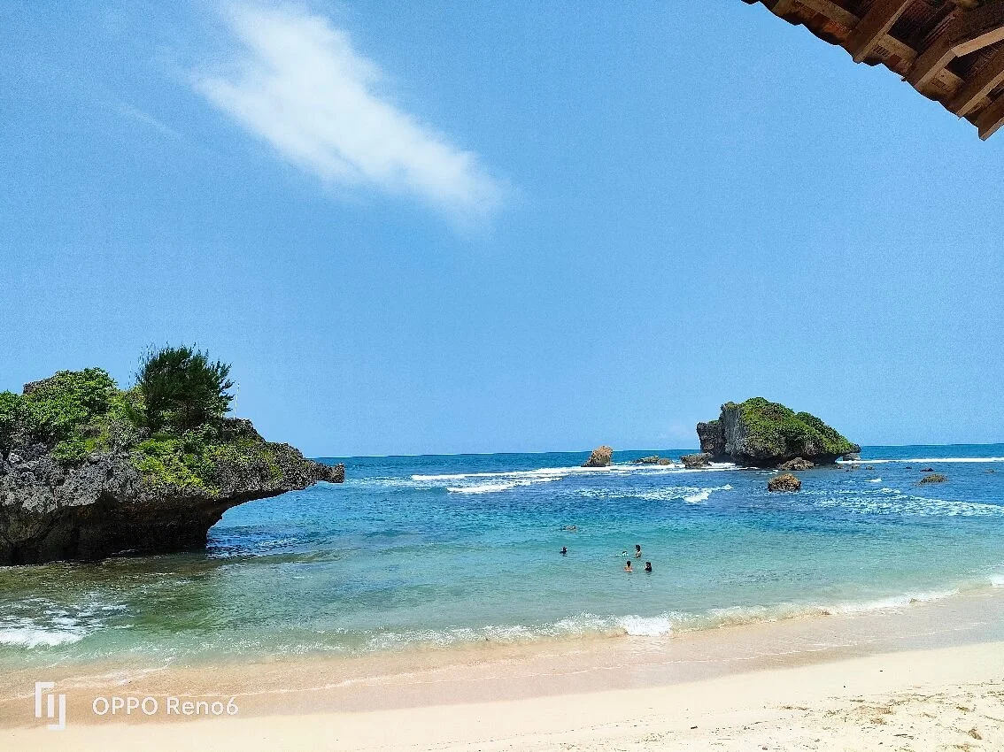 Ngandong Beach