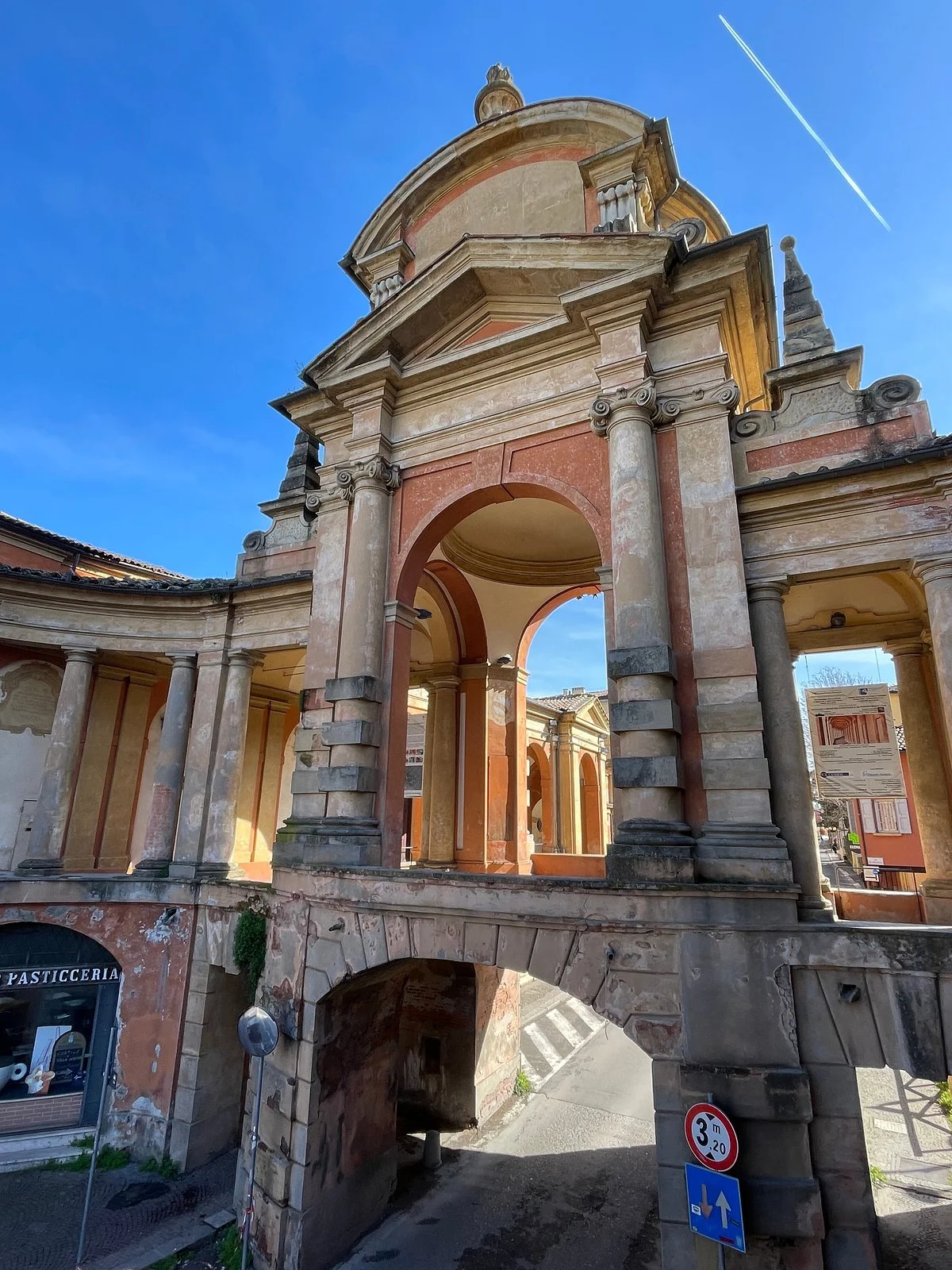 Portico di San Luca