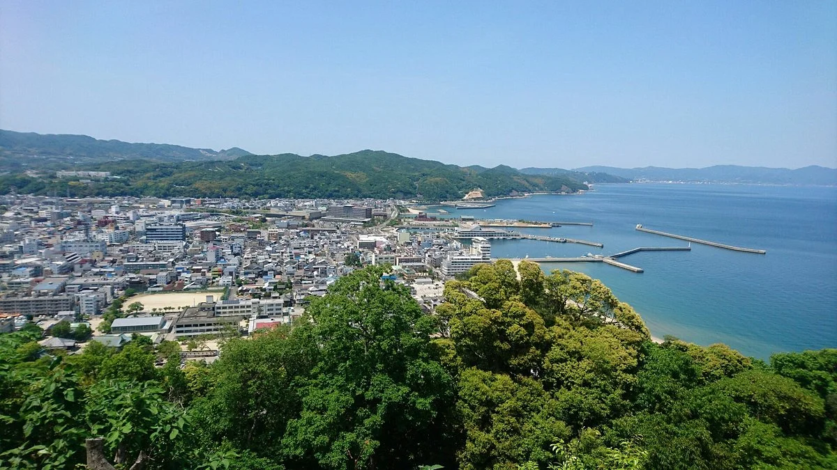 Mikumayama-sumoto Castle Ruins