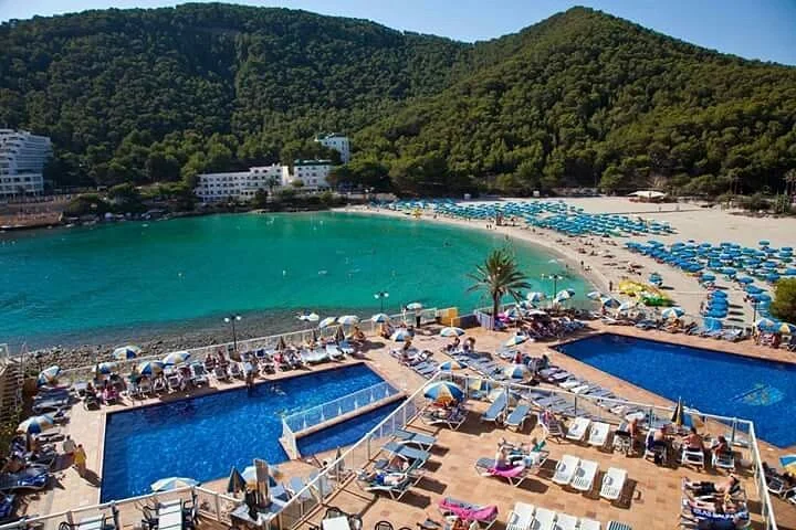 Playa Cala Llonga