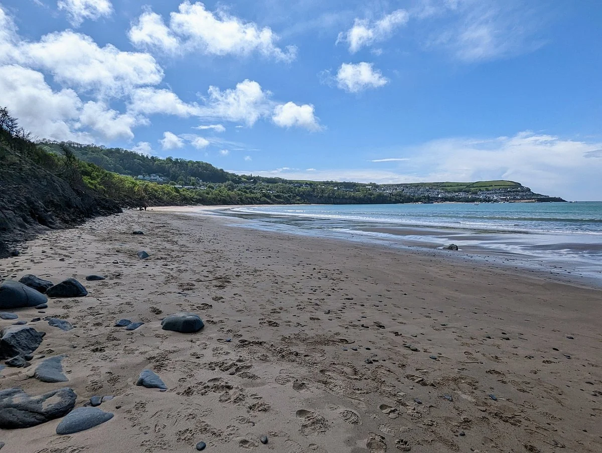 Cei Bach Beach