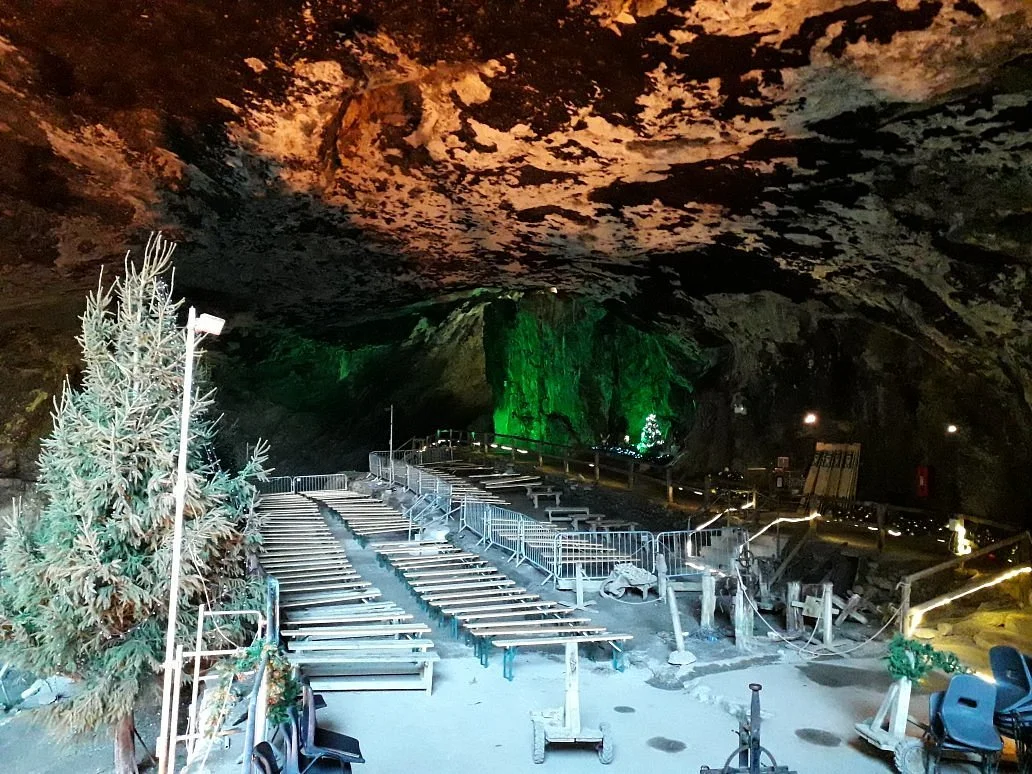 Peak Cavern