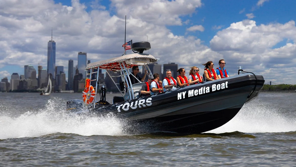 New York Media Boat / Adventure Sightseeing Tours