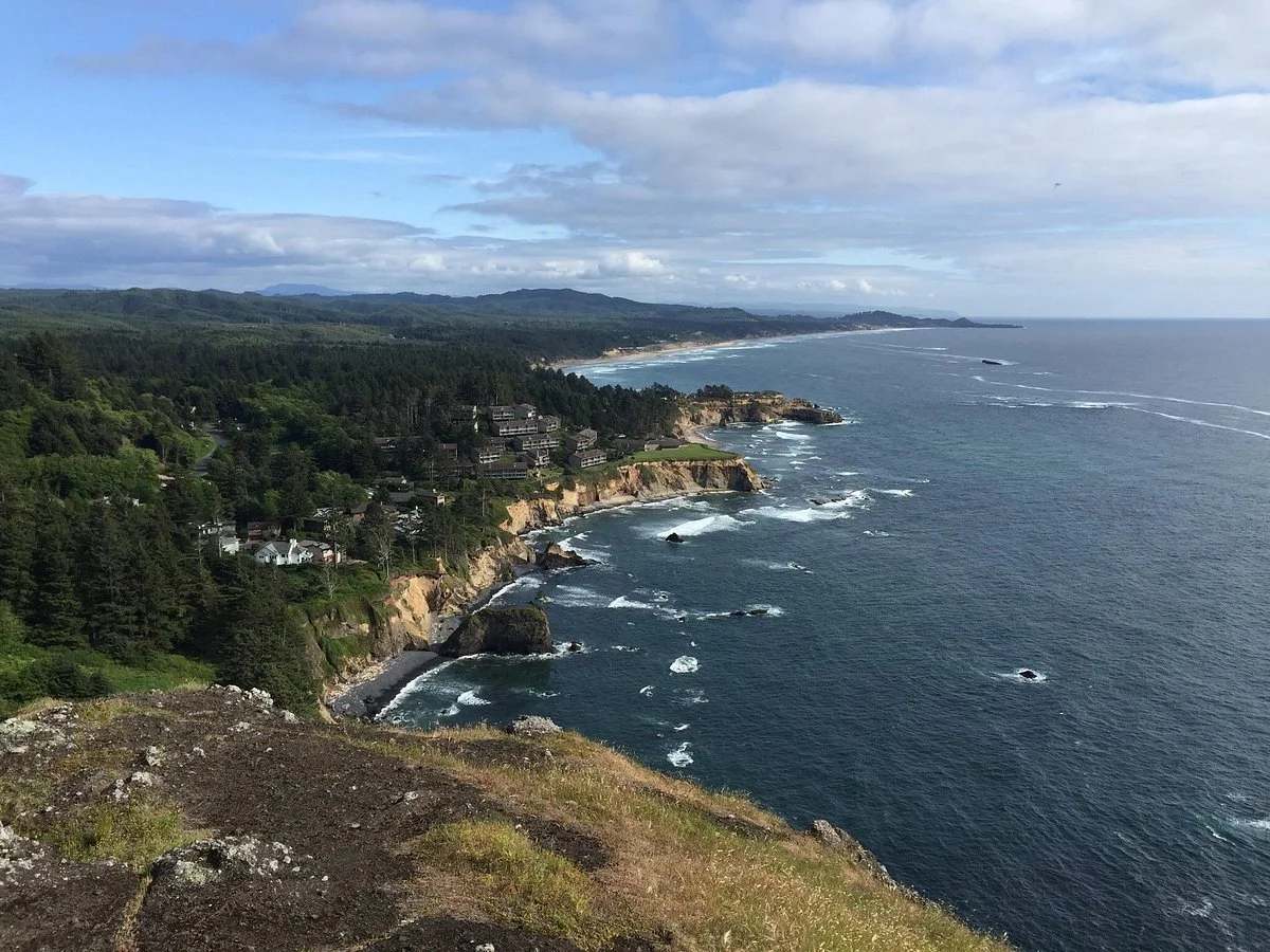 Devils Punchbowl State Natural Area