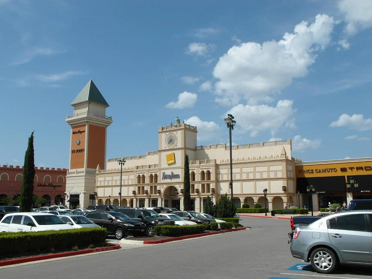 San Marcos Premium Outlets