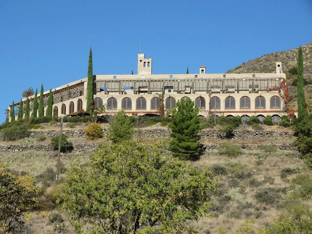 Douglas Mansion