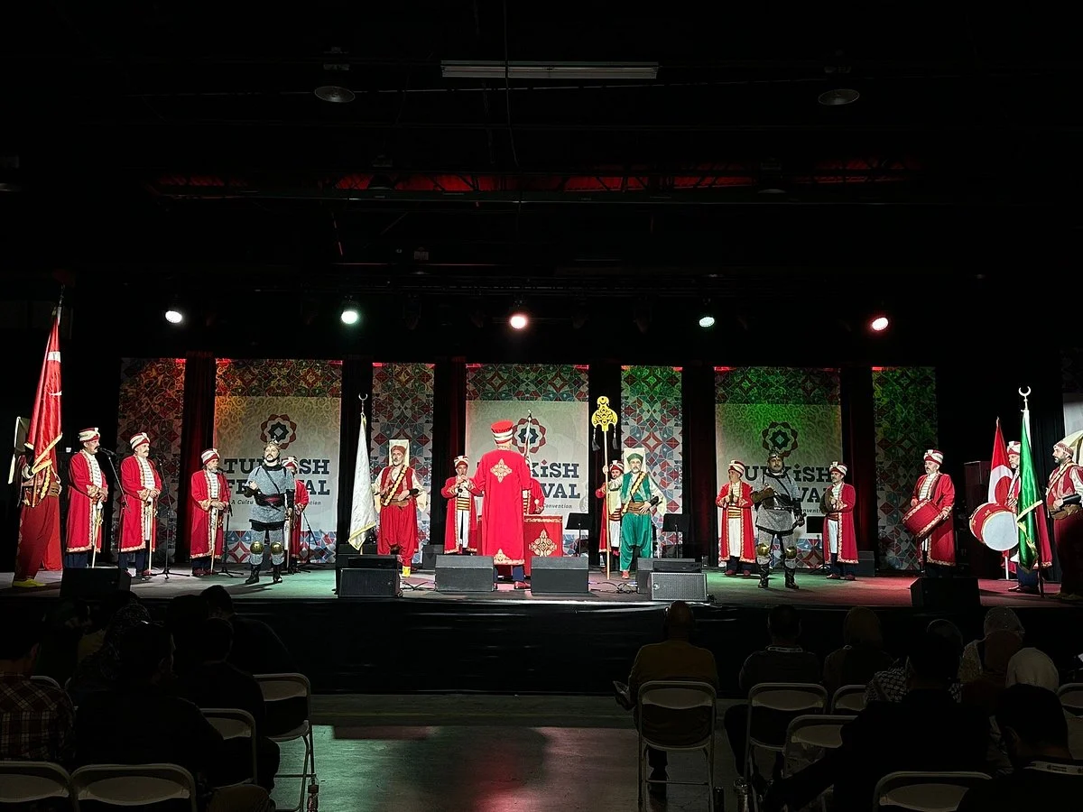 Donald E. Stephens Convention Center