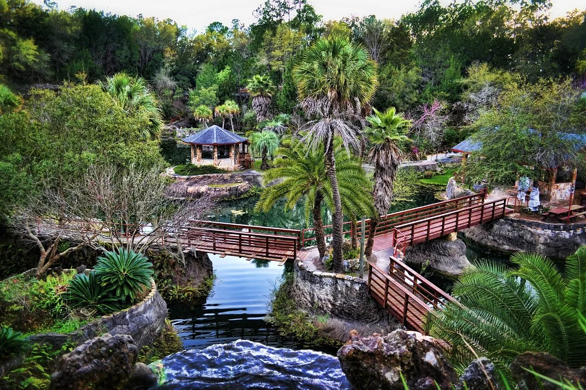 Cedar Lakes Woods And Gardens