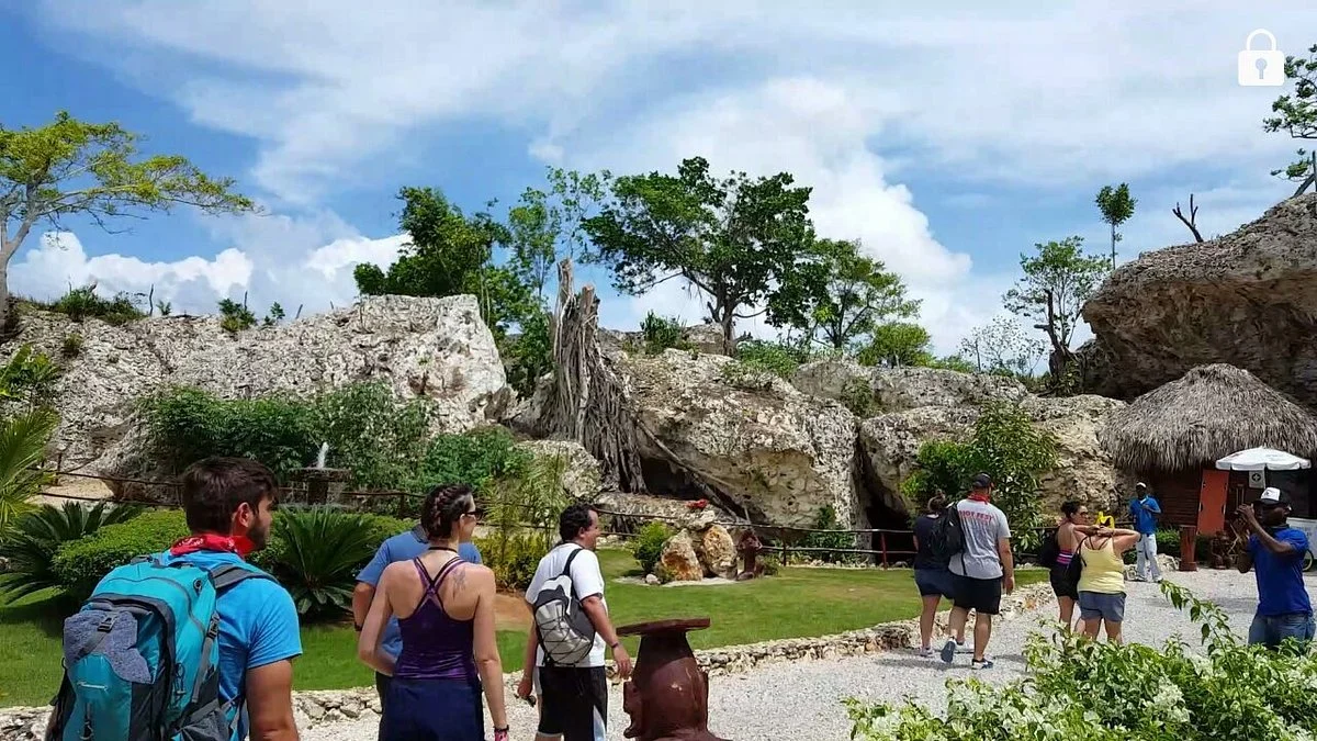 La Sirena Cave