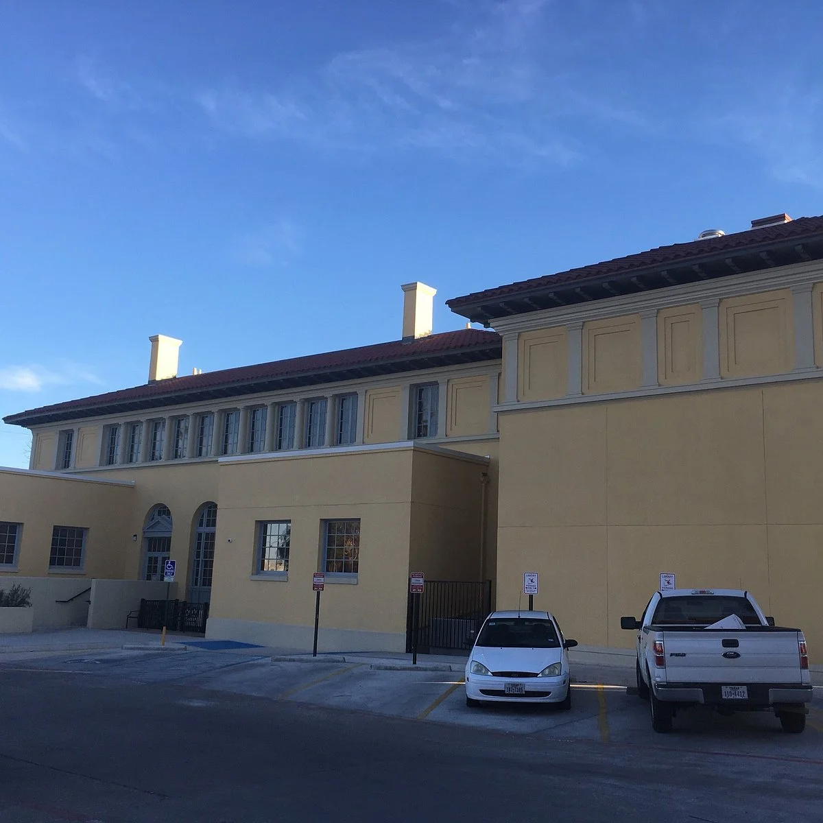 Eagle Pass Public Library