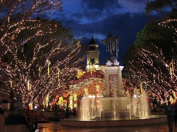 Plaza Almirante Cristóbal Colón