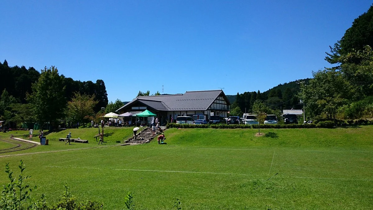 Road Statuin Tsukude Tezukuri Mura