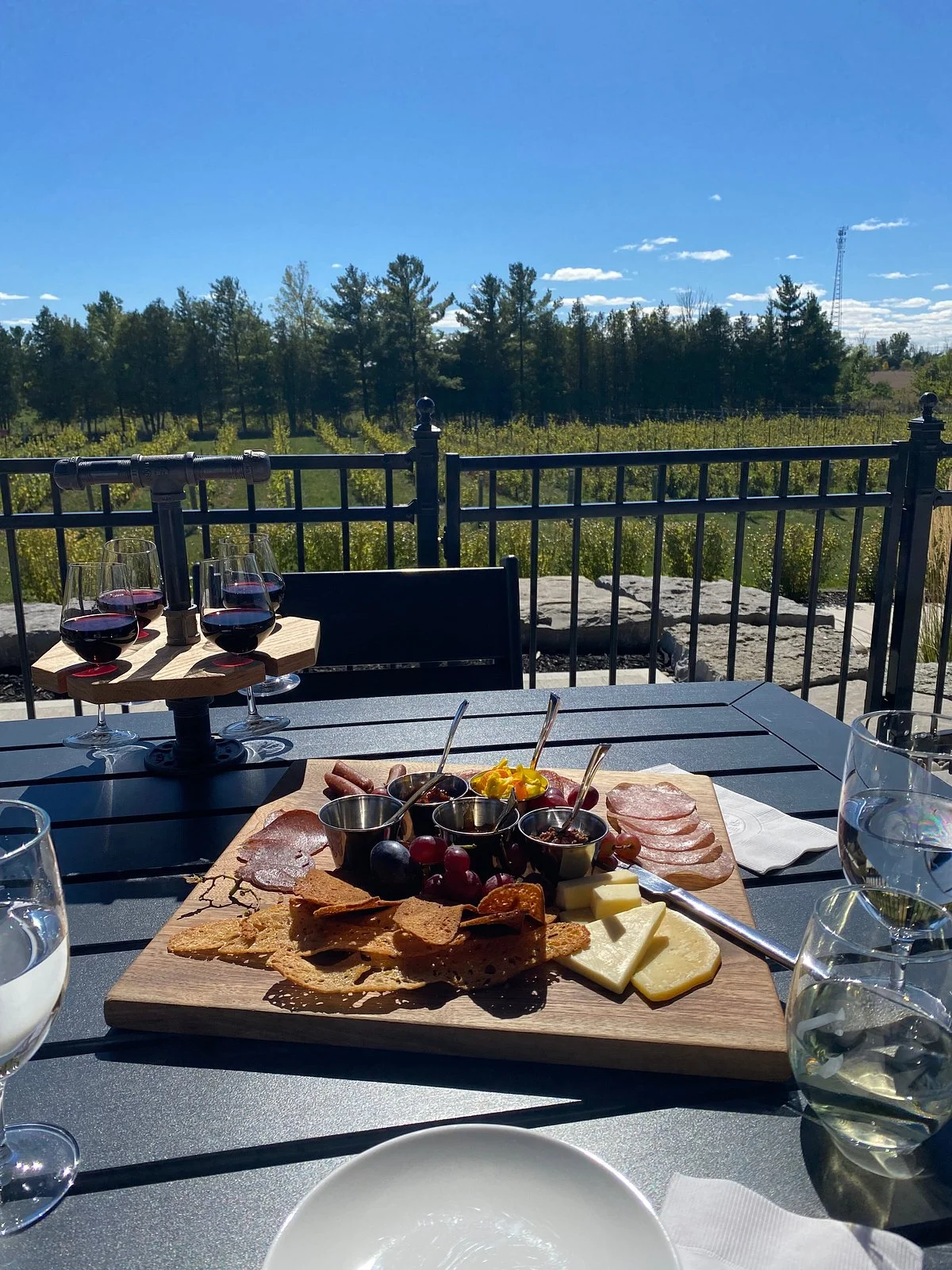 Dark Horse Estate Winery