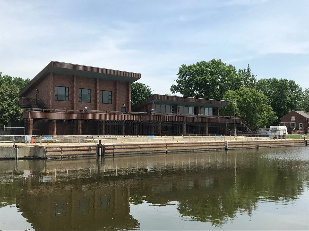 Illinois Waterway Visitor Center