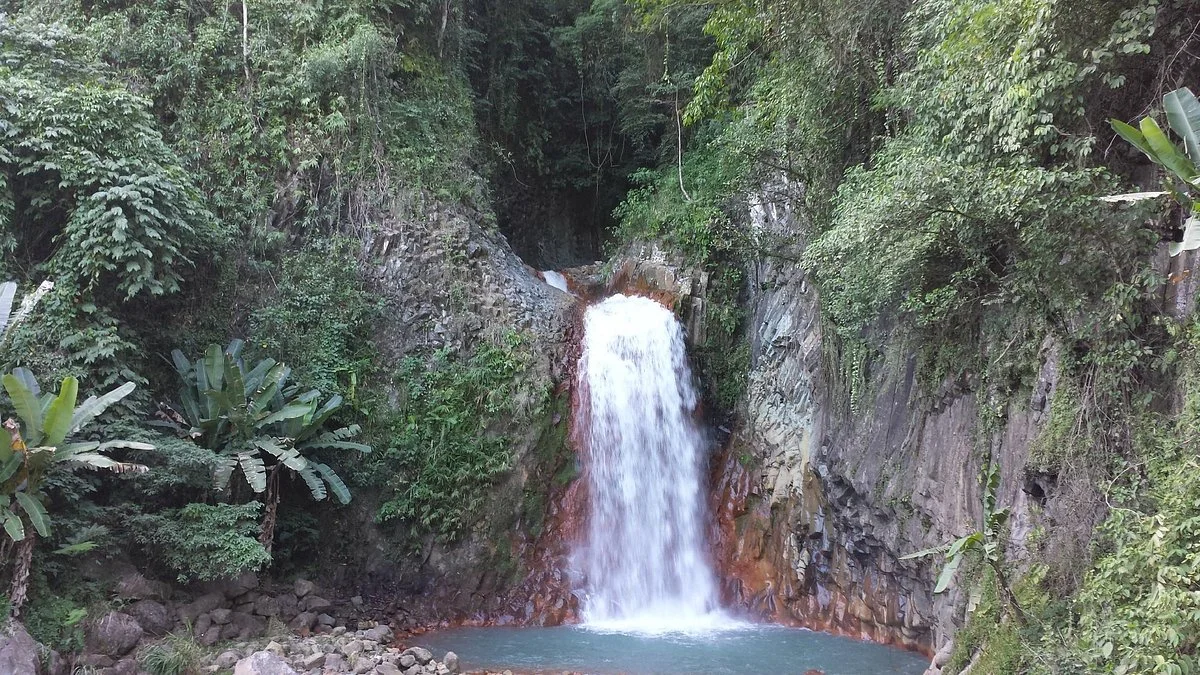 Pulang Bato Falls