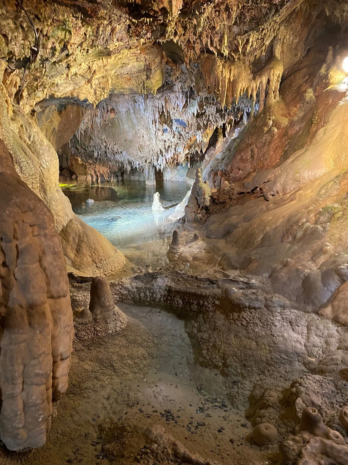 Indian Echo Caverns