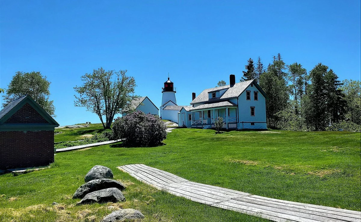 Burnt Island Lighthouse