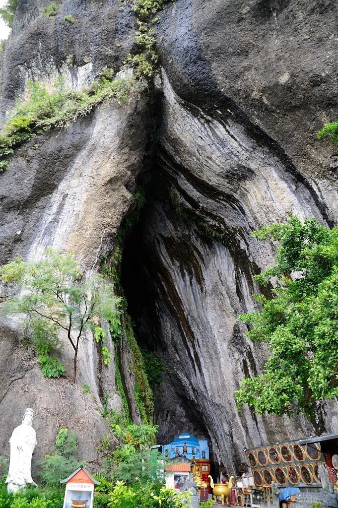 Bashiendong Caves (Eight Fairies Cave)