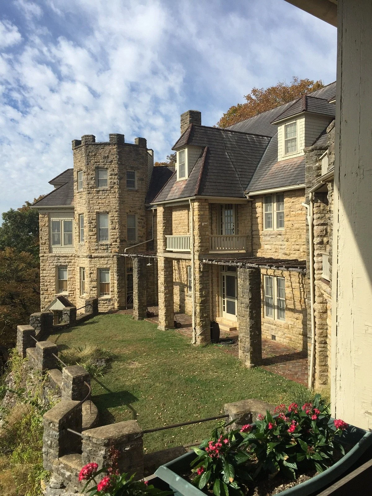 Bothwell Lodge State Historic Site