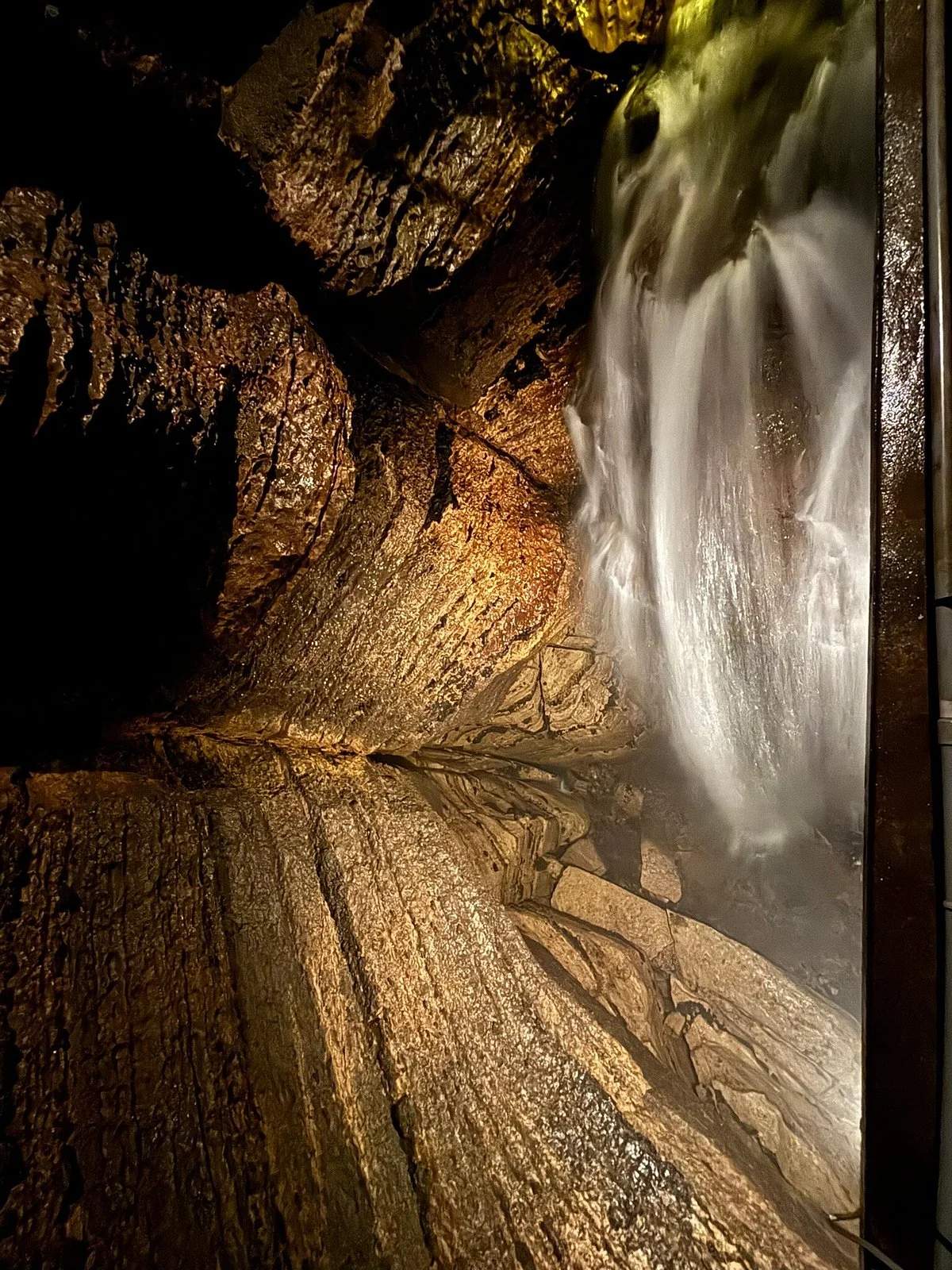 Niagara Cave