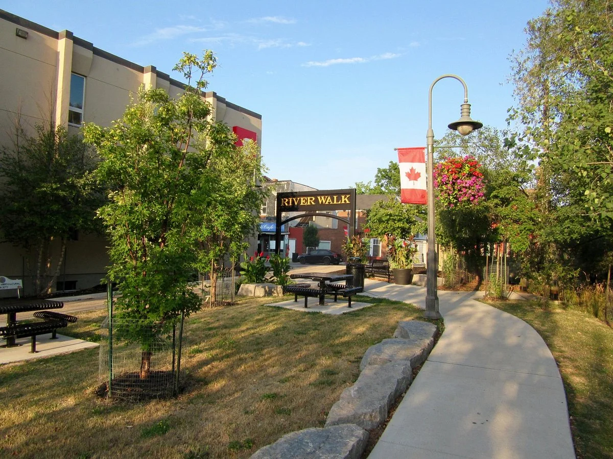 Kinsmen Park Trail