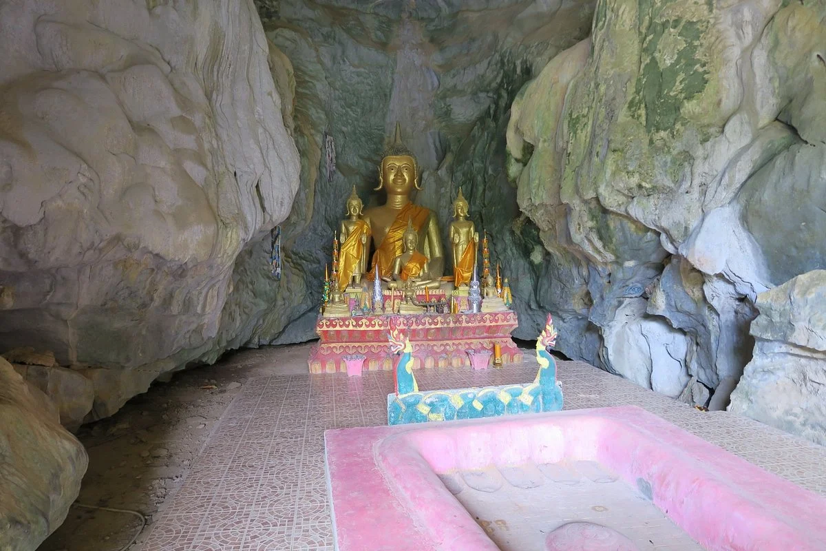 Tham Xang (Elephant Cave)