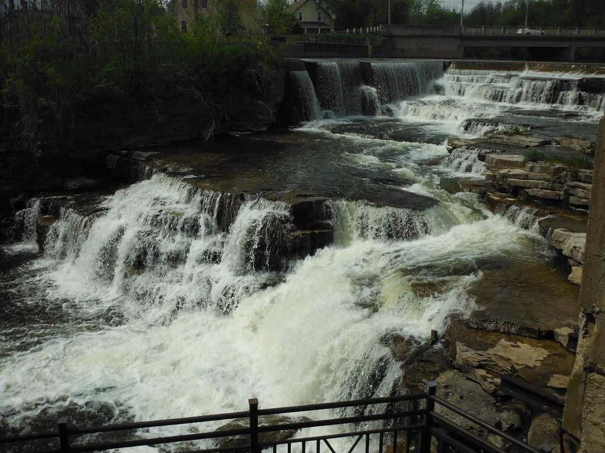Grand Falls on Mississippi