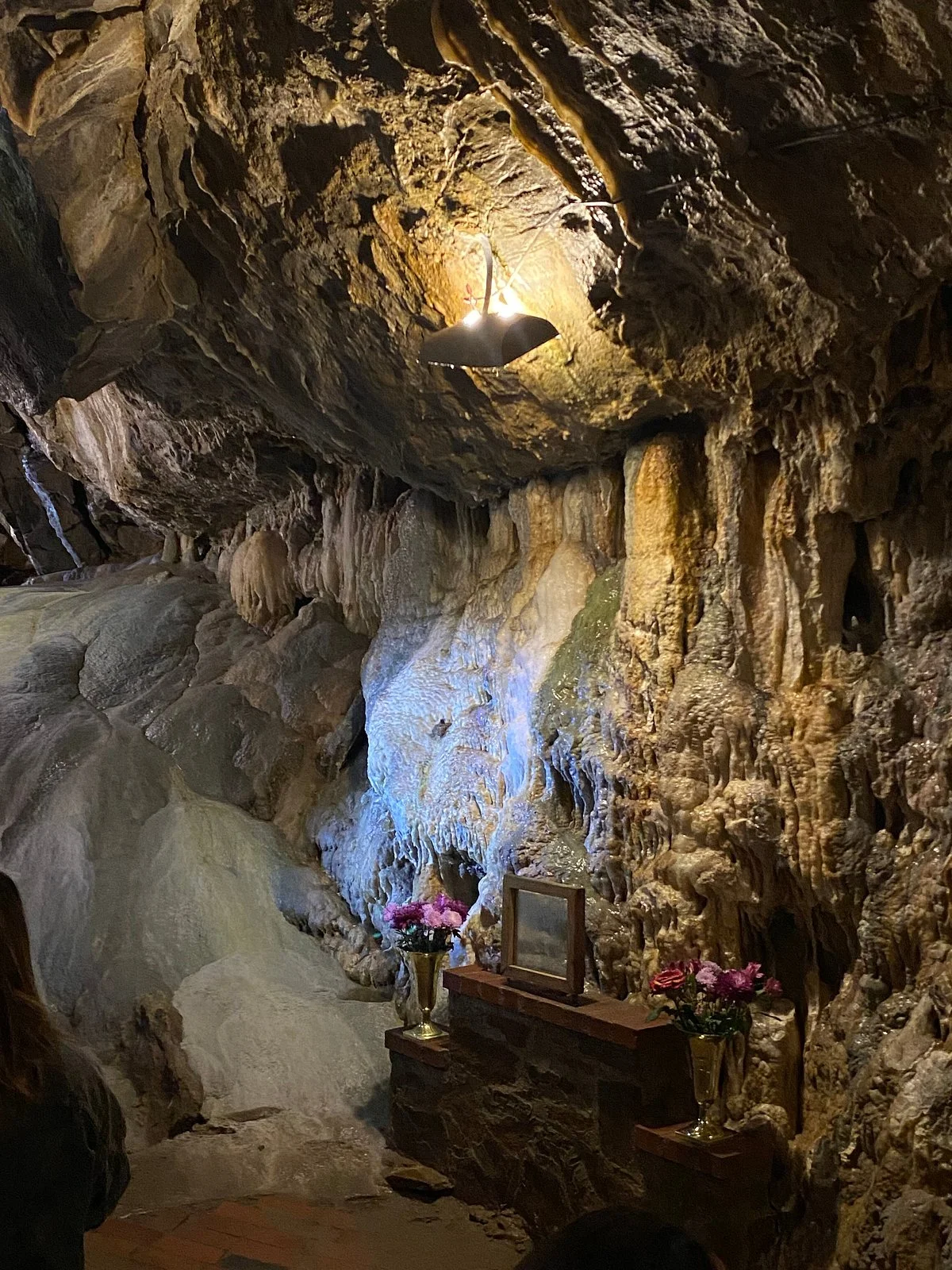 Lost River Caverns