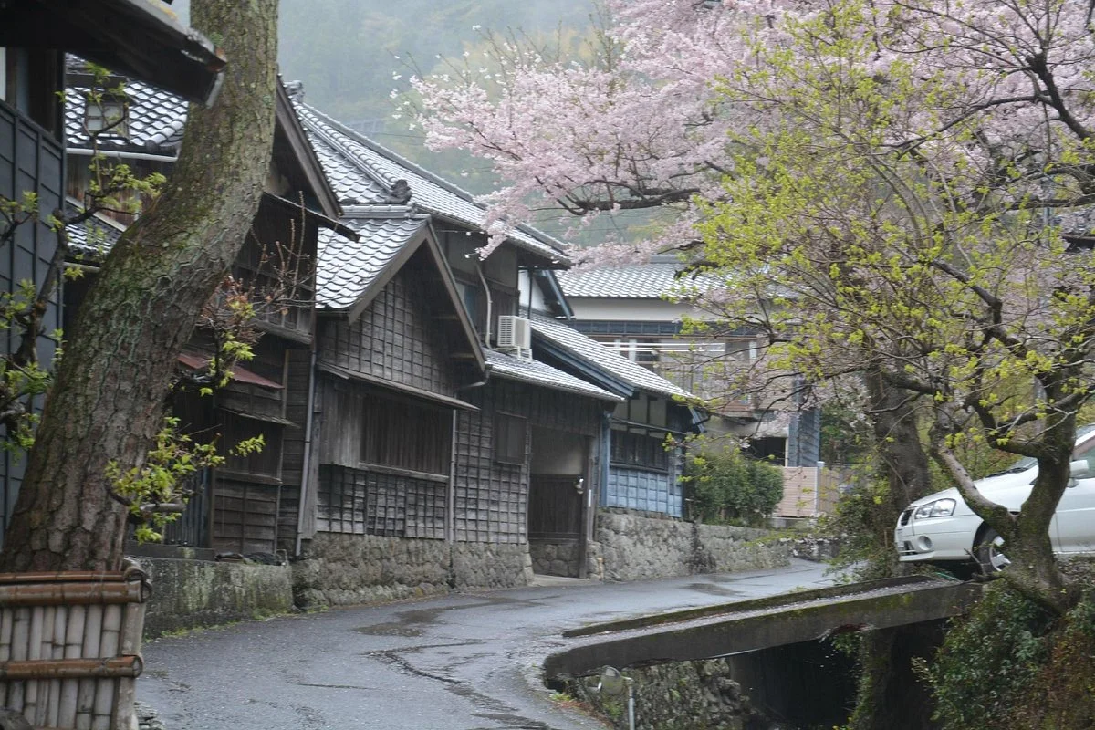 Nihonzaka Pass Trail