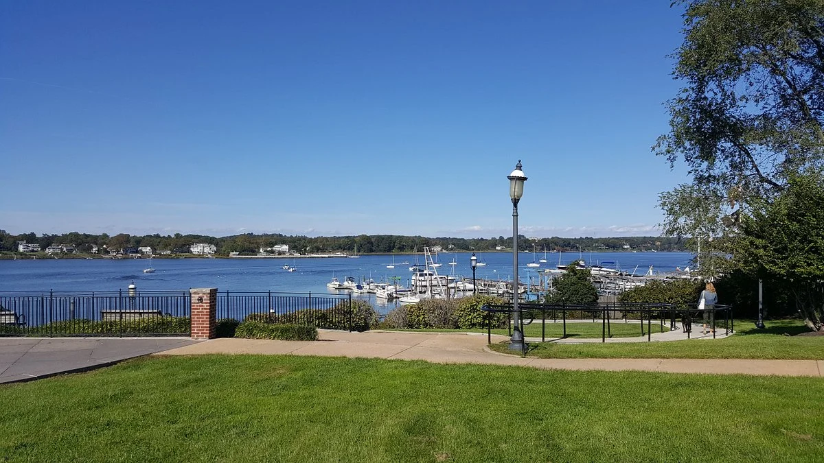Riverside Gardens Park