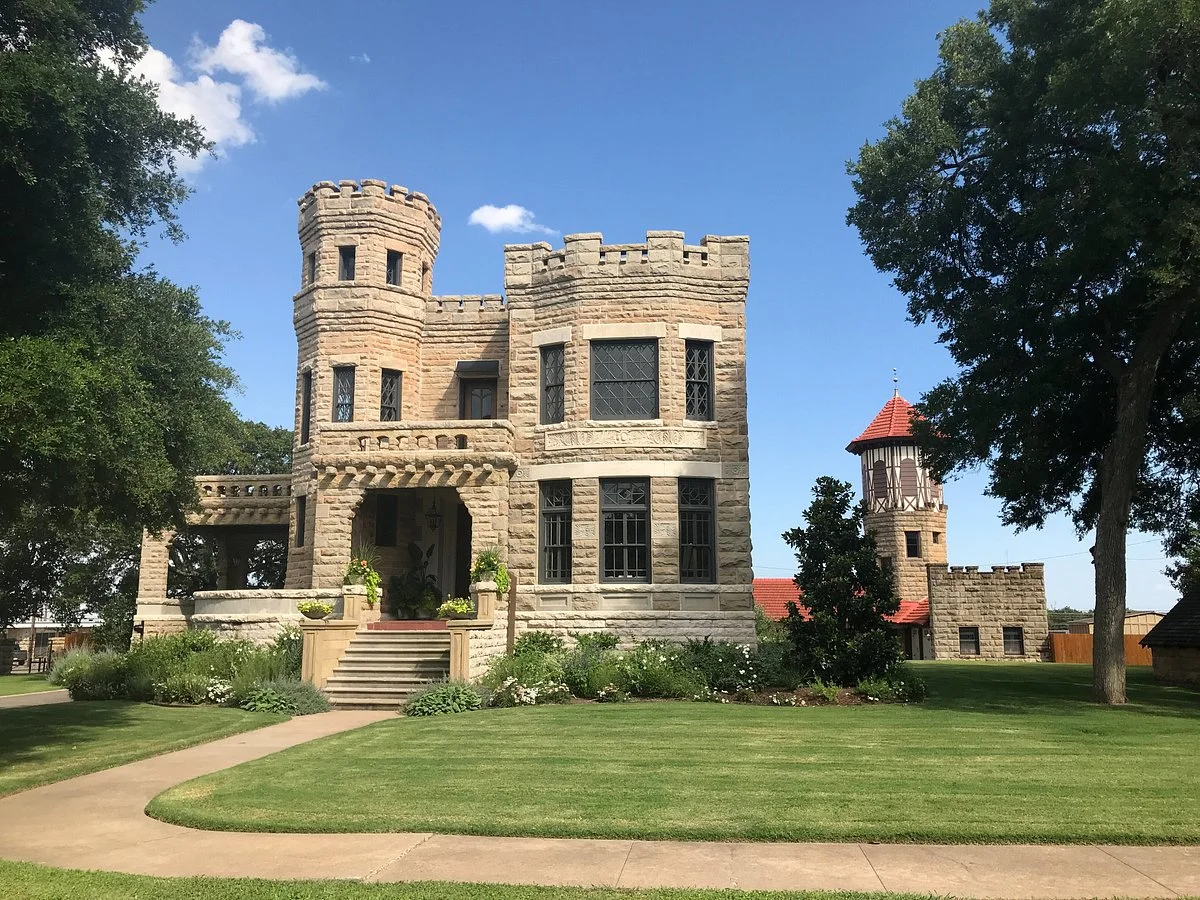 Castle Heights Neighborhood