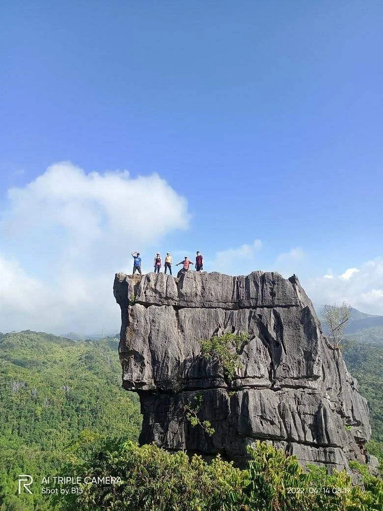 Nagpatong Rock Formation