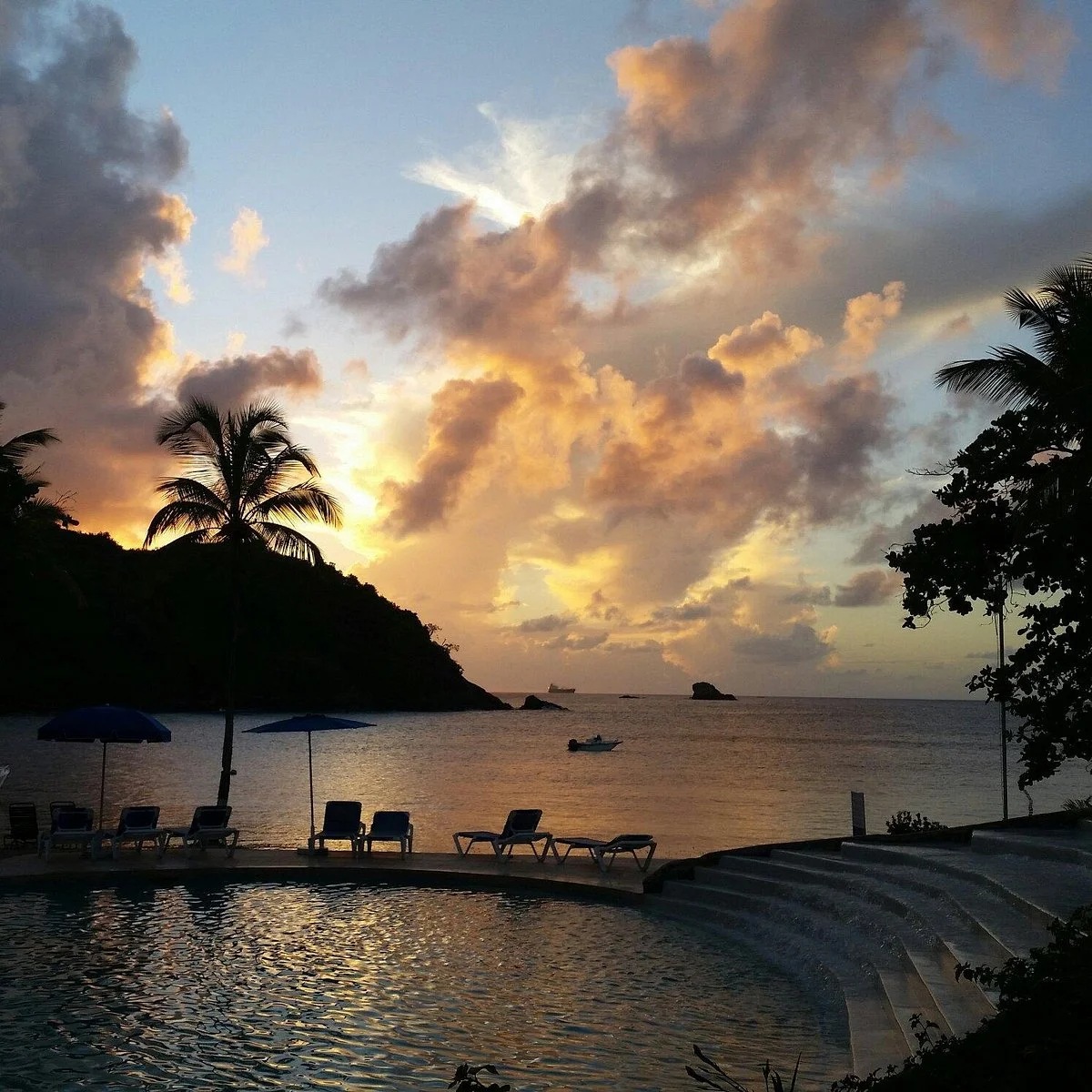 Smugglers Cove Resort & Spa