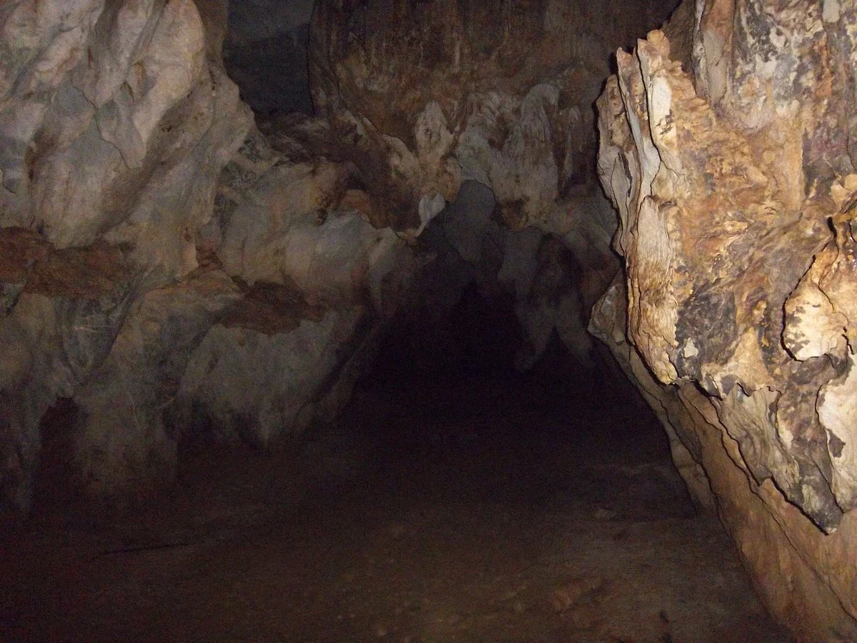 Tham Khan Cave