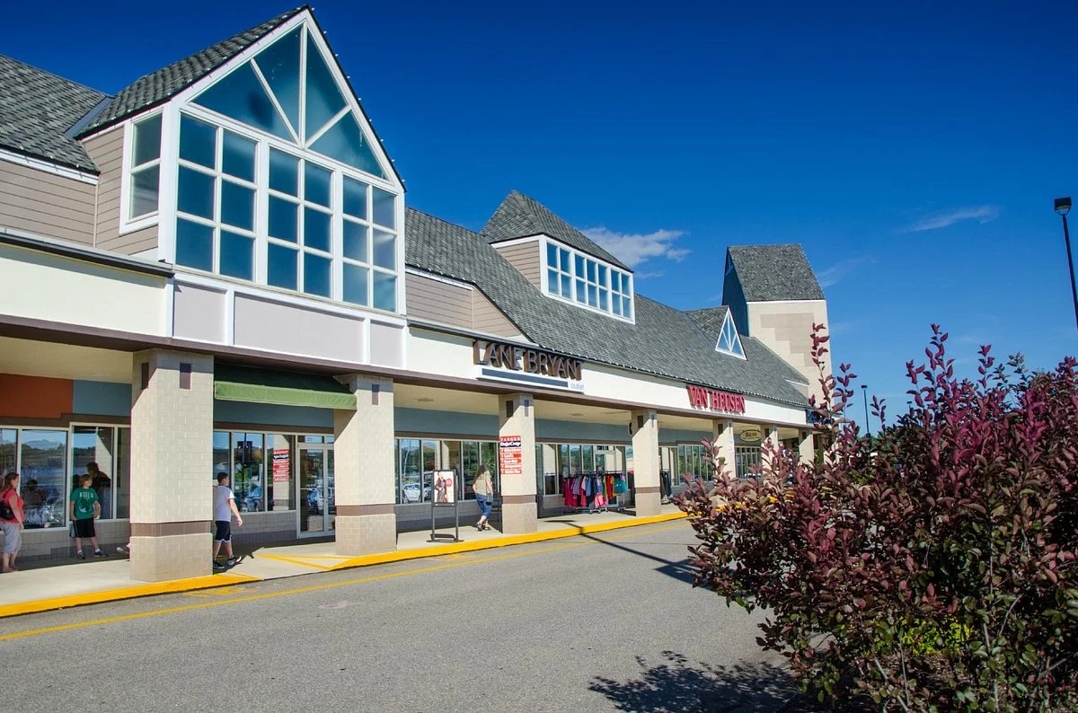 Tanger Outlets Tilton