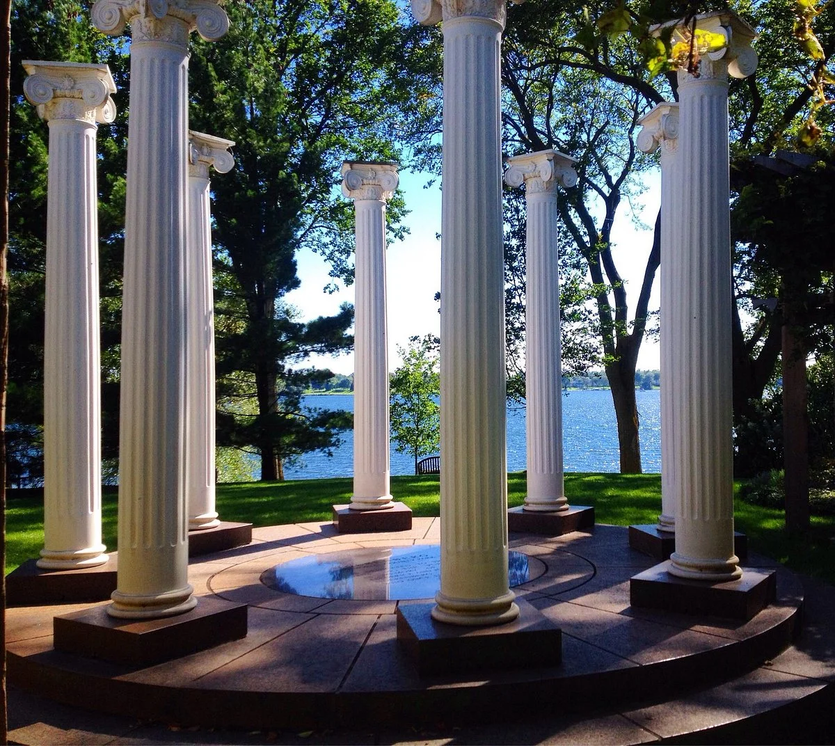 Noerenberg Memorial Gardens