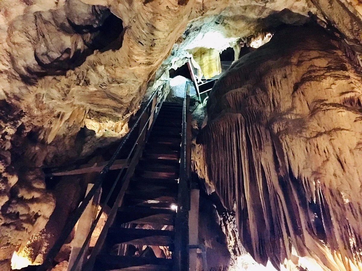 Moaning Caverns