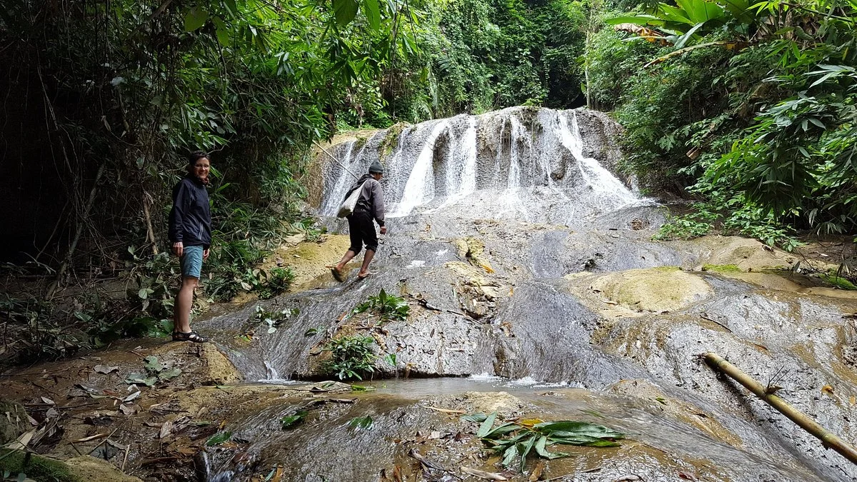 100 Waterfalls