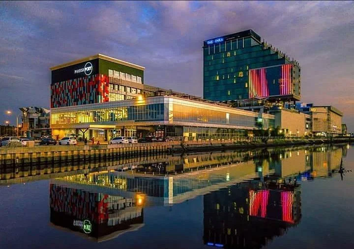 Mall Phinisi Point
