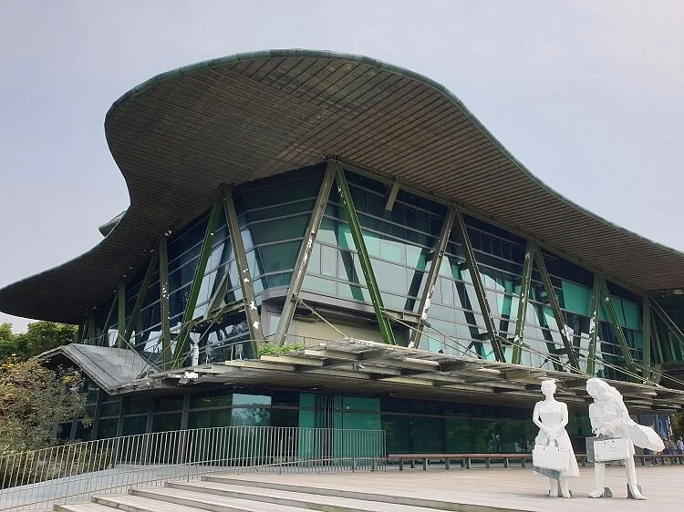 Cloud Gate Dance Theatre