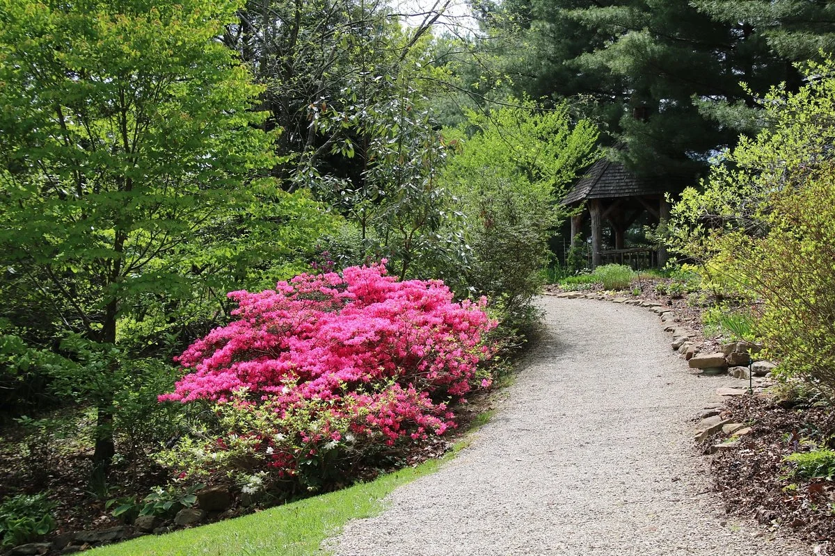 Mission Oaks Gardens