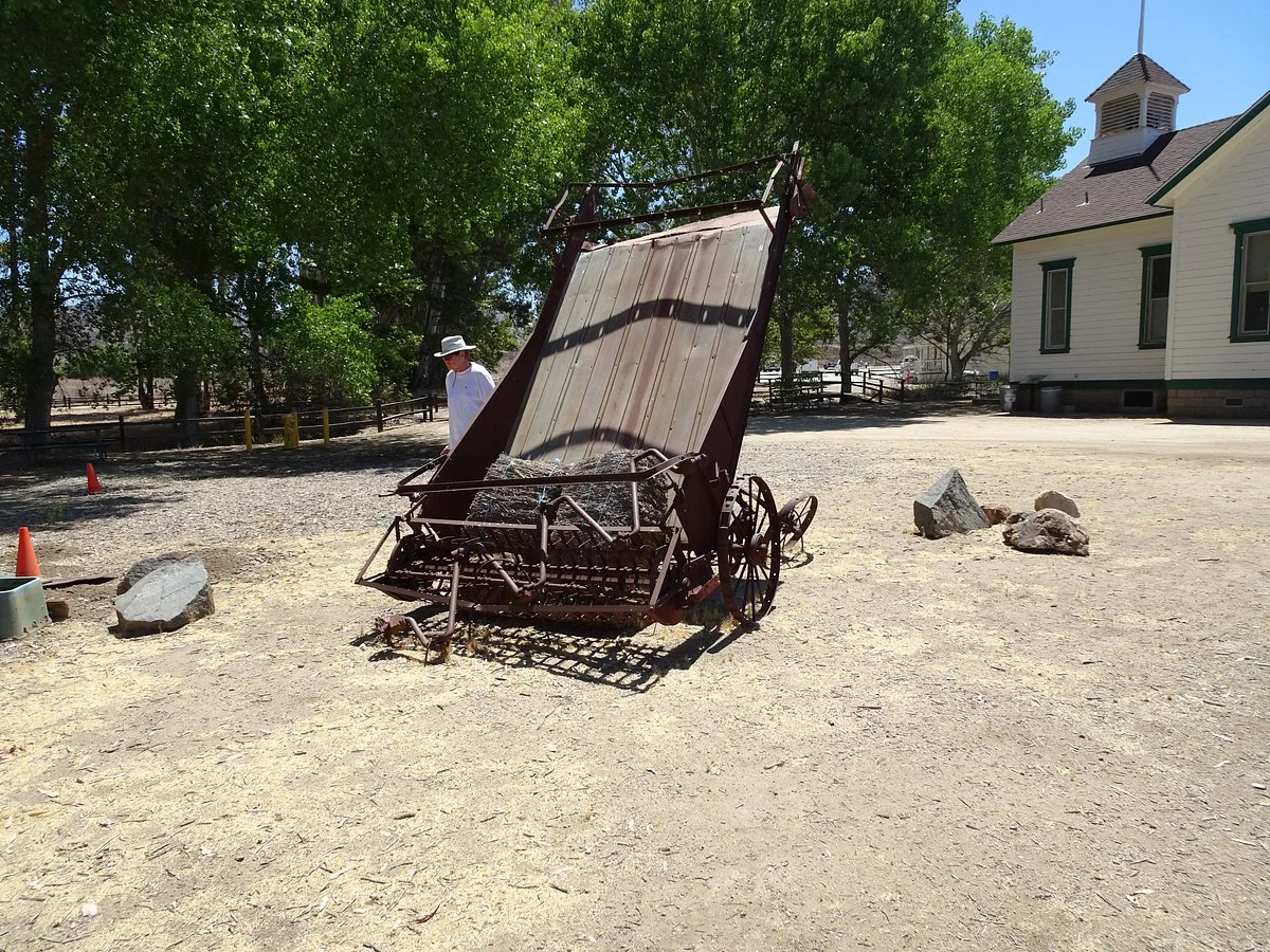Alamos School House