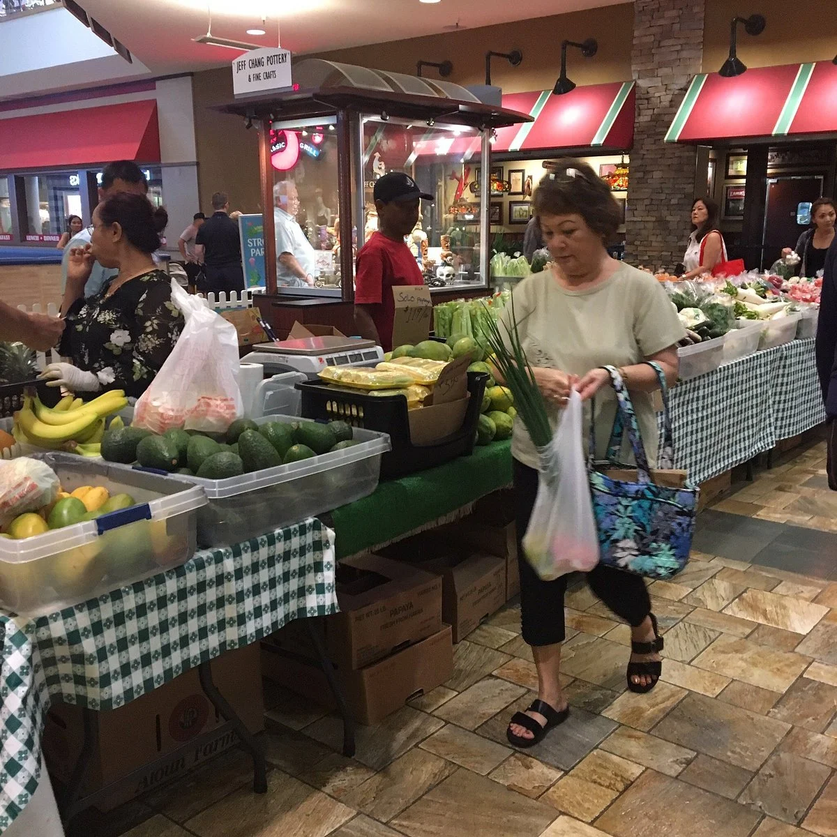 Kaneohe Farmers Market Sunday Morning