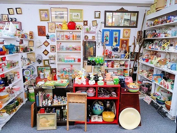 272 Antiques Mall