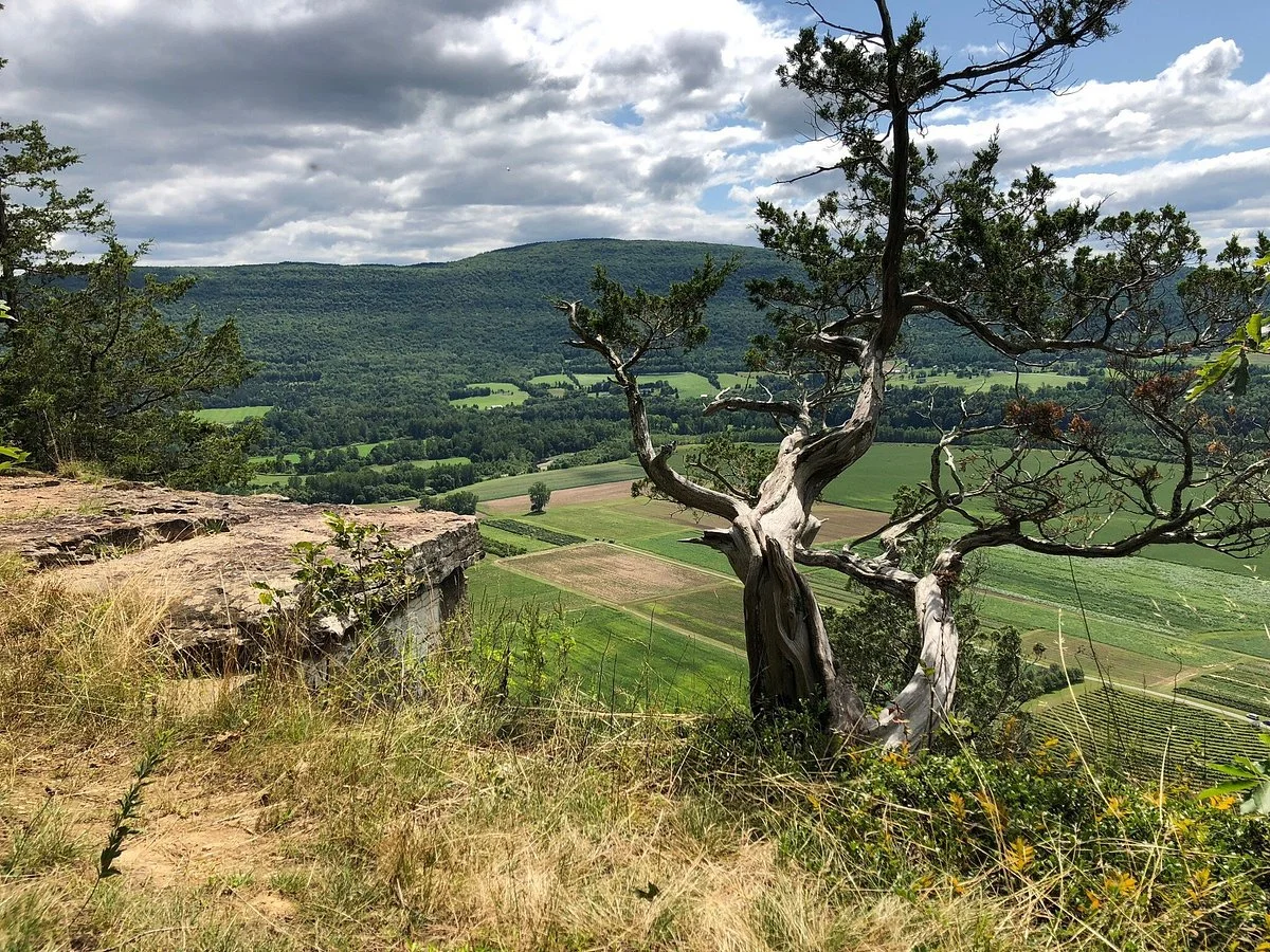 Vroman's Nose Hiking Trail