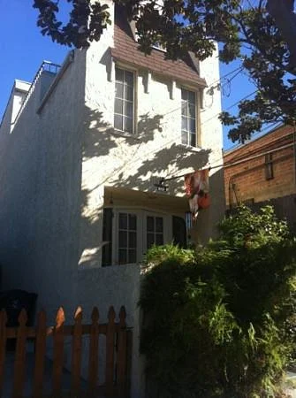 Skinny House