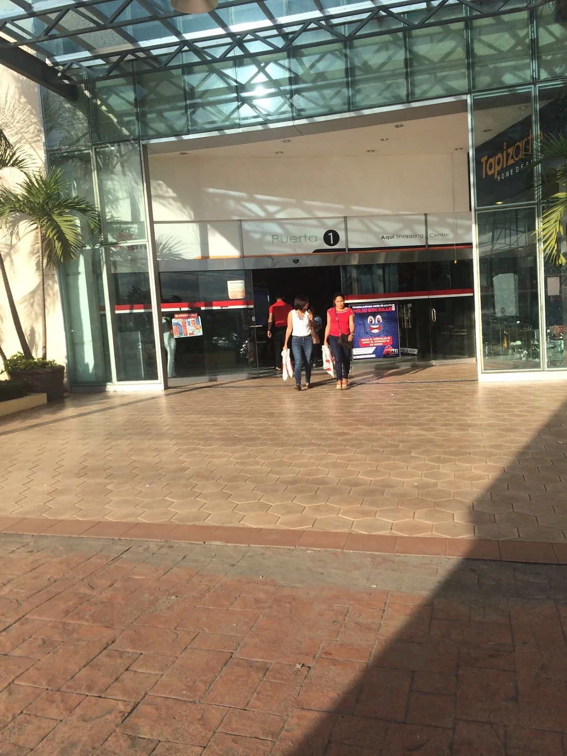 Las Colinas Mall